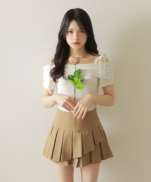 M DOLLY(エムドリー)の「asymmetry pleats mini skirt/アシンメトリープリーツミニスカート(スカート・レディース・グレー/ベージュ/ブラック・XS/M/S)」の9枚目の写真