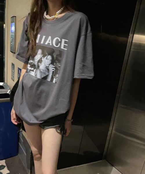 LYEON（リヨン）の「フォトプリントビッグTシャツ/オーバーサイズT（Tシャツ/カットソー・レディース・ホワイト/チャコール・FREE）」の7枚目の写真