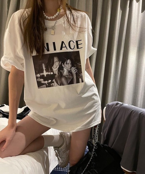 LYEON（リヨン）の「フォトプリントビッグTシャツ/オーバーサイズT（Tシャツ/カットソー・レディース・ホワイト/チャコール・FREE）」の13枚目の写真