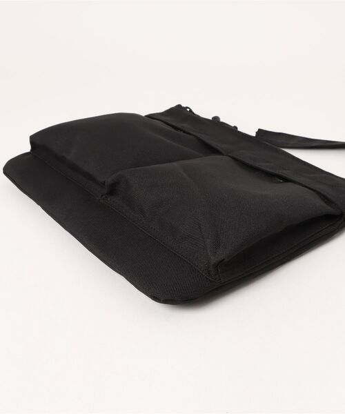 SPINNS（スピンズ）の「ナイロンサコッシュ/２ポケットデザイン（ショルダーバッグ・メンズ・カーキ/ブラック・ONESIZE）」の5枚目の写真