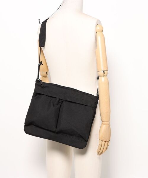 SPINNS（スピンズ）の「ナイロンサコッシュ/２ポケットデザイン（ショルダーバッグ・メンズ・カーキ/ブラック・ONESIZE）」の6枚目の写真