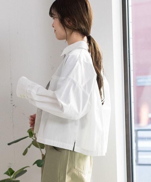 POU DOU DOU（プードゥドゥ）の「レギュラーカラークロップドシャツ（シャツ/ブラウス・レディース・ダークグレー/ブルー/オフホワイト・M）」の4枚目の写真