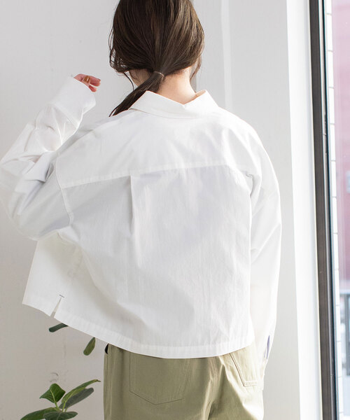 POU DOU DOU（プードゥドゥ）の「レギュラーカラークロップドシャツ（シャツ/ブラウス・レディース・ダークグレー/ブルー/オフホワイト・M）」の5枚目の写真