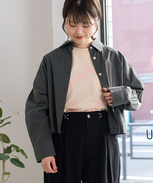 POU DOU DOU（プードゥドゥ）の「レギュラーカラークロップドシャツ（シャツ/ブラウス・レディース・ダークグレー/ブルー/オフホワイト・M）」の11枚目の写真