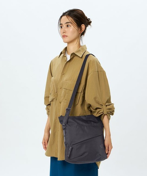 THE NORTH FACE(ザノースフェイス)の「THE NORTH FACE/ザ・ノース・フェイス ショルダーバック PYRENEE SHOULDER L NM82508(ショルダーバッグ・メンズ・ブラック/ストーン・ONE)」の7枚目の写真