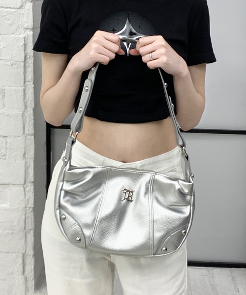 lilful(リルフル)の「スタッズ付き ワンポイント ラウンドショルダーバッグ 肩掛けバッグ(ショルダーバッグ・レディース・シルバー/ホワイト・F)」の18枚目の写真