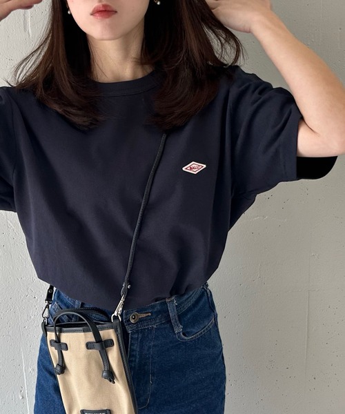 BALL(ボール)の「ワンポイントがかわいい!何枚あっても困らない!お揃いルックにもぴったりな一枚【BALL】ブランドロゴワンポイントワッペンTシャツ(Tシャツ/カットソー・レディース・ネイビー/ホワイト/グレー/ブラック・M/L/LL)」の4枚目の写真