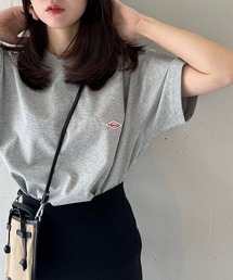BALL（ボール）の「ワンポイントがかわいい！何枚あっても困らない！お揃いルックにもぴったりな一枚【BALL】ブランドロゴワンポイントワッペンTシャツ（Tシャツ/カットソー）」