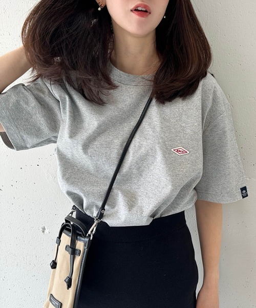 BALL(ボール)の「ワンポイントがかわいい!何枚あっても困らない!お揃いルックにもぴったりな一枚【BALL】ブランドロゴワンポイントワッペンTシャツ(Tシャツ/カットソー・レディース・ネイビー/ホワイト/グレー/ブラック・M/L/LL)」の11枚目の写真