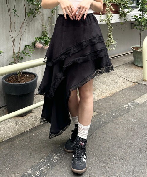 wears(ウェアーズ)の「レイヤードアシメントリーレーススカート(スカート・レディース・ホワイト/ブラック・FREE)」の2枚目の写真