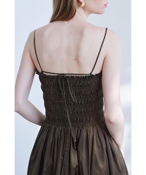 Estella.K(エステラケー)の「Before Sunset Dress2 シャーリングキャミドレス(ワンピース・レディース・ネイビー×ホワイト/ベージュ×ブラック/カーキ/ブラック/マスタード/レッド・FREE)」の7枚目の写真