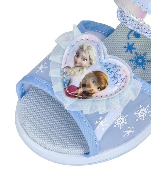 Disney(ディズニー)の「Disney ディズニー ライトアップサンダル【光る靴】ワンベルト DN C1355(サンダル・キッズ・サックスブルー/ホワイト・15.0cm/16.0cm/17.0cm/18.0cm)」の3枚目の写真