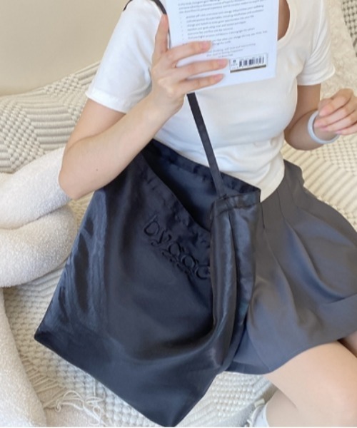 Made in I(メイドインアイ)の「ロゴ刺繍トートバッグ(トートバッグ・レディース・ブルー/ピンク/ブラック・FREE)」の1枚目の写真