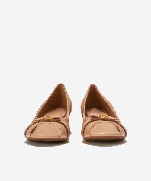 COLE HAAN（コールハーン）の「マルタ ピープトゥ ウェッジ womens（パンプス・レディース・ベージュ・6/8/6.5/5/7/7.5/5.5）」の2枚目の写真
