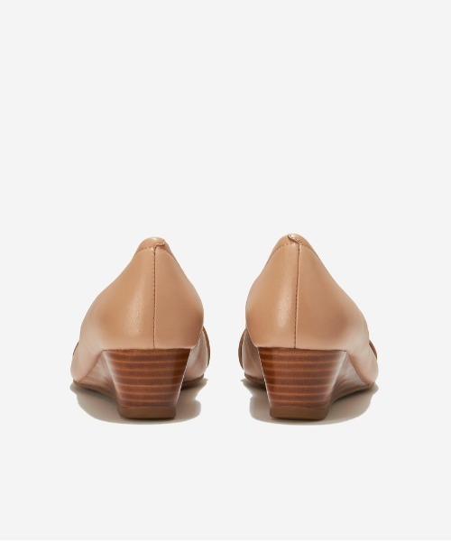 COLE HAAN（コールハーン）の「マルタ ピープトゥ ウェッジ womens（パンプス・レディース・ベージュ・6/8/6.5/5/7/7.5/5.5）」の3枚目の写真