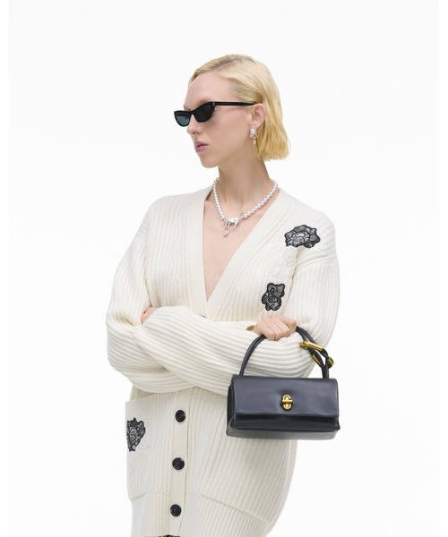 MARC JACOBS(マークジェイコブス)の「THE MINI DUAL TOP HANDLE/ザ レザー デュアル トップ ハンドル ミニ(ショルダーバッグ・レディース・ホワイト系その他/イエロー/ブラック・ONE SIZE)」の14枚目の写真