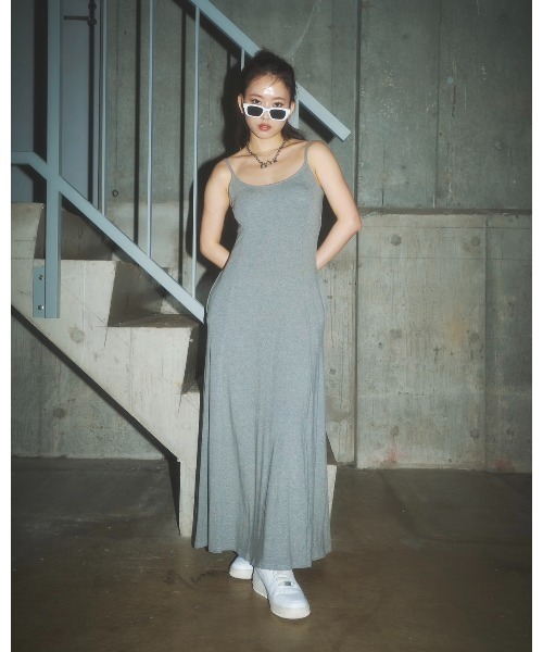 BLONDEY（ブロンディ）の「カップ付きバックオープンワンピース（ワンピース・レディース・レッド/グレー/ブラック・FREE）」の2枚目の写真