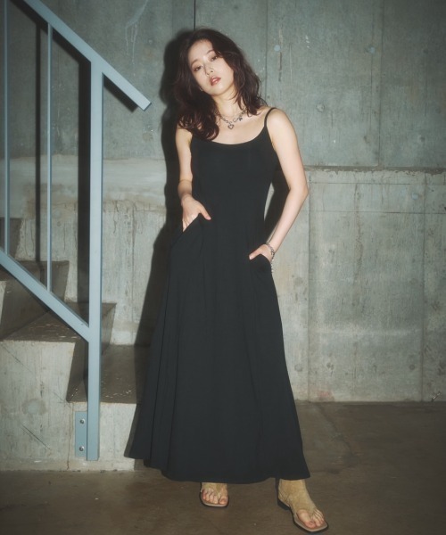 BLONDEY（ブロンディ）の「カップ付きバックオープンワンピース（ワンピース・レディース・レッド/グレー/ブラック・FREE）」の9枚目の写真