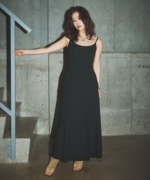 BLONDEY（ブロンディ）の「カップ付きバックオープンワンピース（ワンピース・レディース・レッド/グレー/ブラック・FREE）」の10枚目の写真