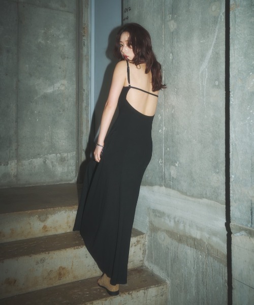 BLONDEY（ブロンディ）の「カップ付きバックオープンワンピース（ワンピース・レディース・レッド/グレー/ブラック・FREE）」の5枚目の写真