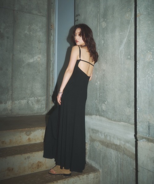 BLONDEY（ブロンディ）の「カップ付きバックオープンワンピース（ワンピース・レディース・レッド/グレー/ブラック・FREE）」の4枚目の写真