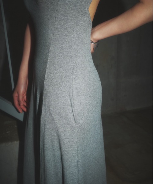 BLONDEY（ブロンディ）の「カップ付きバックオープンワンピース（ワンピース・レディース・レッド/グレー/ブラック・FREE）」の11枚目の写真