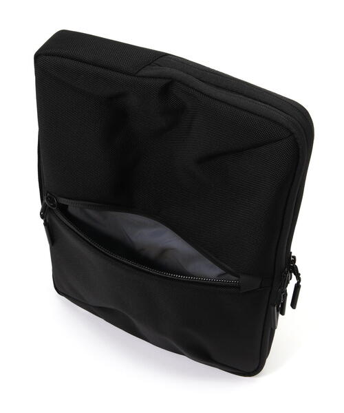 Aer(エアー)の「Aer(エアー)Tech Folio 16" Black AER-21025(PC・タブレットケース・メンズ・ブラック・F)」の19枚目の写真