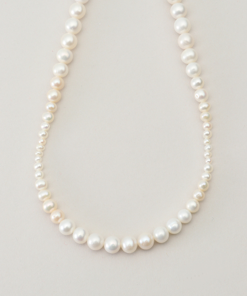 FRAMeWORK(フレームワーク)の「RAGBAG/ラグバッグ パールネックレス Core Oiga Necklace(ネックレス・レディース・ゴールド・FREE)」の2枚目の写真