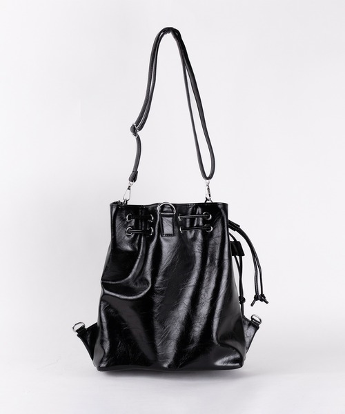me+em select（ミームセレクト）の「【 ２WAY 】フェイクレザースタッズポケット巾着ショルダーバッグ ／ ( 2WAY ) fake leather studs pocket drawstring shoulder bag（ショルダーバッグ・レディース・ブラック/アイボリー・FREE）」の19枚目の写真