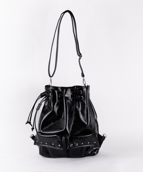 me+em select（ミームセレクト）の「【 ２WAY 】フェイクレザースタッズポケット巾着ショルダーバッグ ／ ( 2WAY ) fake leather studs pocket drawstring shoulder bag（ショルダーバッグ・レディース・ブラック/アイボリー・FREE）」の18枚目の写真
