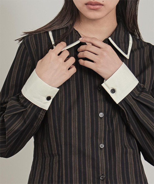 miette(ミエット)の「ダブルカラーストライプシャツ(シャツ/ブラウス・レディース・ブラウン/ライトベージュ/ブラック・M/S)」の7枚目の写真
