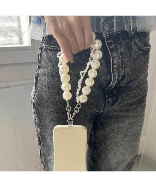 Casselini(キャセリーニ)の「Casselini Double Beads Hand Strap(キャセリーニ ダブルビーズハンドストラップ)(スマホグッズ・レディース・ホワイト/レッド/シルバー・ONE SIZE)」の5枚目の写真