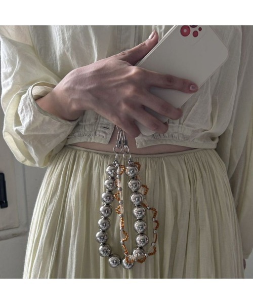 Casselini(キャセリーニ)の「Casselini Double Beads Hand Strap(キャセリーニ ダブルビーズハンドストラップ)(スマホグッズ・レディース・ホワイト/レッド/シルバー・ONE SIZE)」の14枚目の写真