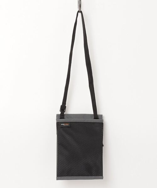 Y-3(ワイスリー)の「Y-3 X-BODY POUCH(ボディバッグ/ウエストポーチ・メンズ・グレー・ONE SIZE)」の4枚目の写真