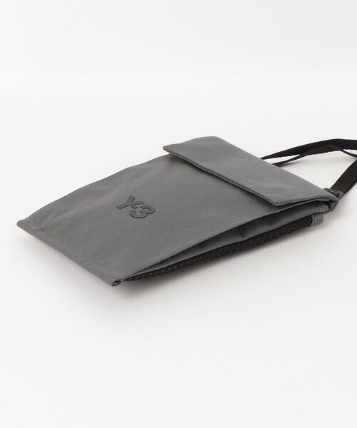 Y-3(ワイスリー)の「Y-3 X-BODY POUCH(ボディバッグ/ウエストポーチ・メンズ・グレー・ONE SIZE)」の5枚目の写真