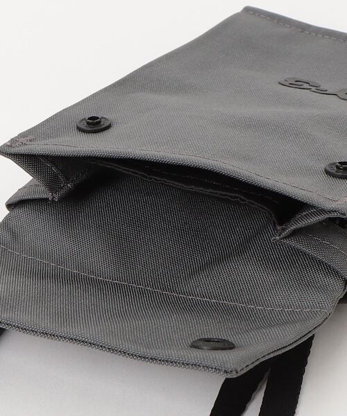 Y-3(ワイスリー)の「Y-3 X-BODY POUCH(ボディバッグ/ウエストポーチ・メンズ・グレー・ONE SIZE)」の6枚目の写真