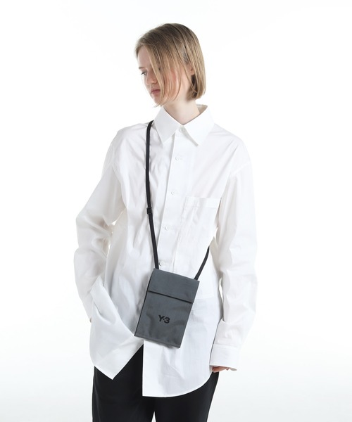 Y-3(ワイスリー)の「Y-3 X-BODY POUCH(ボディバッグ/ウエストポーチ・メンズ・グレー・ONE SIZE)」の2枚目の写真