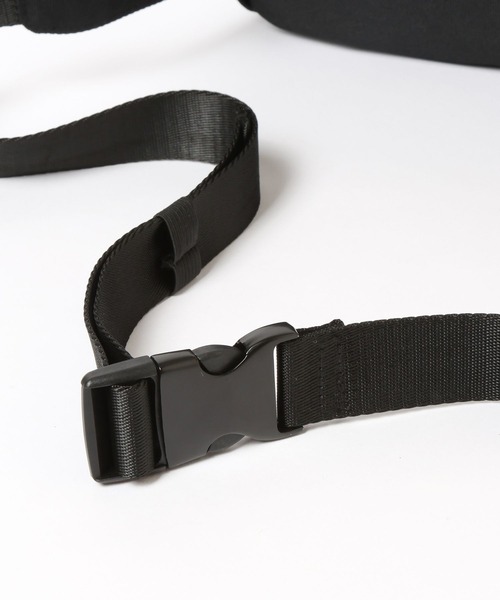 niko and...（ニコアンド）の「オリジナル撥水ドロストボディバッグ（ボディバッグ/ウエストポーチ・レディース・ブラック/アイボリー/ブルー・0）」の16枚目の写真