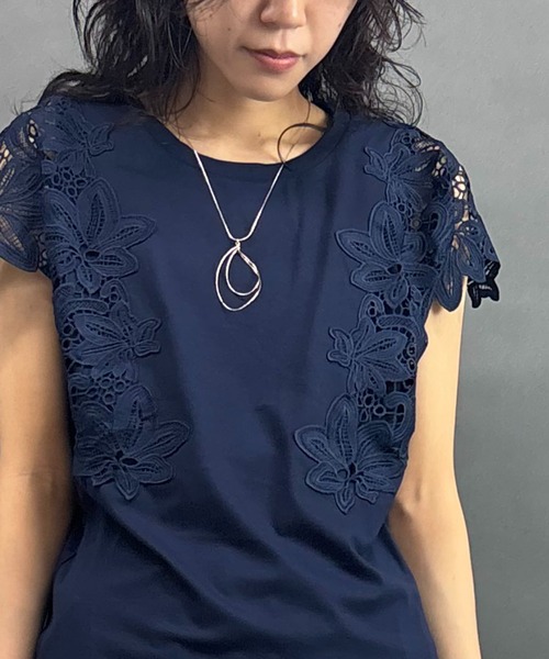 NICOLE white（ニコルホワイト）の「袖レースプルオーバー（Tシャツ/カットソー・レディース・ネイビー/ブラック/オフホワイト/グレー・FREE）」の15枚目の写真