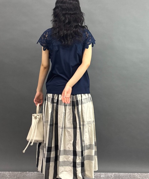 NICOLE white（ニコルホワイト）の「袖レースプルオーバー（Tシャツ/カットソー・レディース・ネイビー/ブラック/オフホワイト/グレー・FREE）」の16枚目の写真