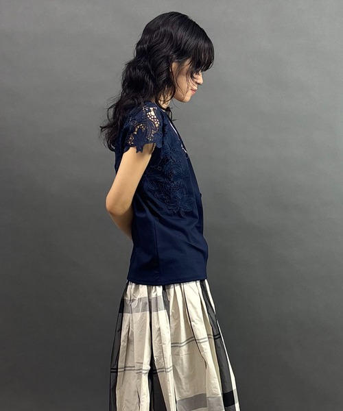 NICOLE white（ニコルホワイト）の「袖レースプルオーバー（Tシャツ/カットソー・レディース・ネイビー/ブラック/オフホワイト/グレー・FREE）」の18枚目の写真