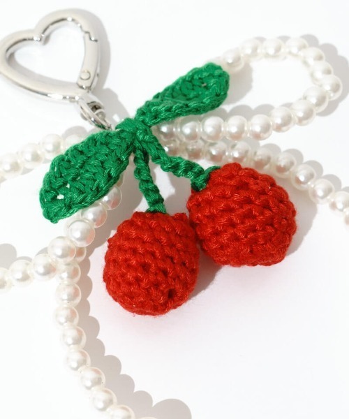 flower(フラワー)の「チェリーボウノットチャーム(キーホルダー・レディース・アイボリー・FREE)」の2枚目の写真