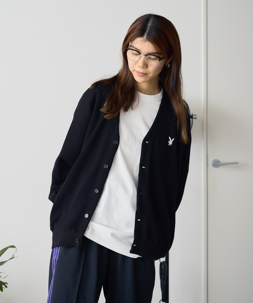 PLAYBOY(プレイボーイ)の「PLAYBOY/プレイボーイ RABBIT V-NECK CARDIGAN カーディガン ワンポイント(カーディガン/ボレロ・メンズ・ブラック/ホワイト/チャコール・L)」の7枚目の写真