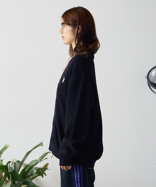PLAYBOY(プレイボーイ)の「PLAYBOY/プレイボーイ RABBIT V-NECK CARDIGAN カーディガン ワンポイント(カーディガン/ボレロ・メンズ・ブラック/ホワイト/チャコール・L)」の16枚目の写真