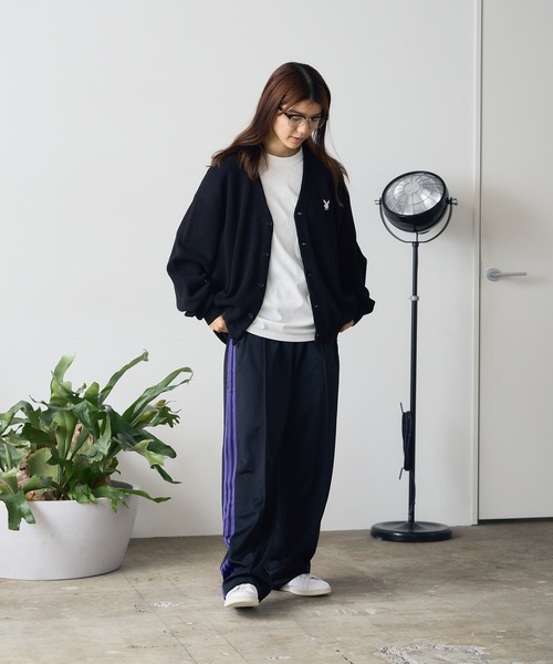 PLAYBOY(プレイボーイ)の「PLAYBOY/プレイボーイ RABBIT V-NECK CARDIGAN カーディガン ワンポイント(カーディガン/ボレロ・メンズ・ブラック/ホワイト/チャコール・L)」の9枚目の写真