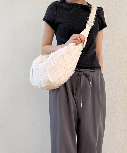 NOLITA LABORATORY（ノリータラボラトリー）の「【 NOLITA / ノリータ 】切りっぱなし フリンジ デザイン ナチュラル ショルダーバッグ クロスボディバッグ（ショルダーバッグ・レディース・アイボリー・FREE）」の13枚目の写真