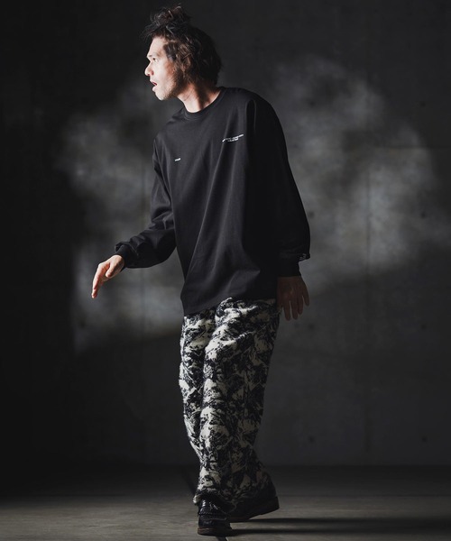 GLIMCLAP(グリムクラップ)の「mlt5302-Boxy silhouette long sleeve T-shirt-Minimal printed design- ロングスリーブTシャツ(Tシャツ/カットソー・メンズ・ホワイト/ブラック・S/M/L)」の6枚目の写真