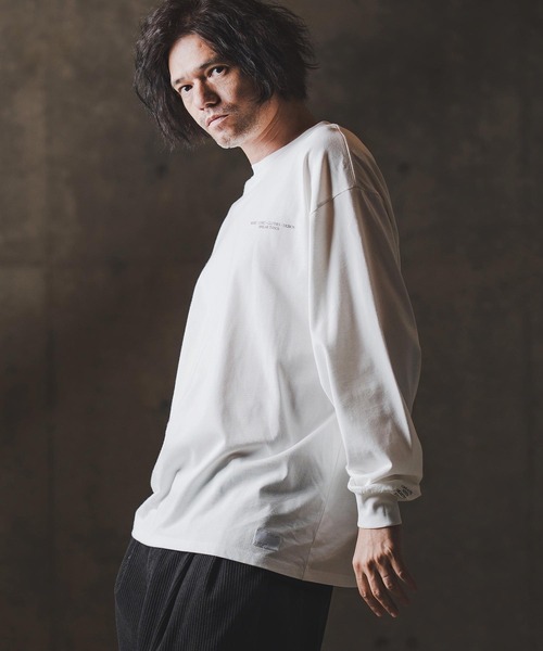 GLIMCLAP(グリムクラップ)の「mlt5302-Boxy silhouette long sleeve T-shirt-Minimal printed design- ロングスリーブTシャツ(Tシャツ/カットソー・メンズ・ホワイト/ブラック・S/M/L)」の10枚目の写真