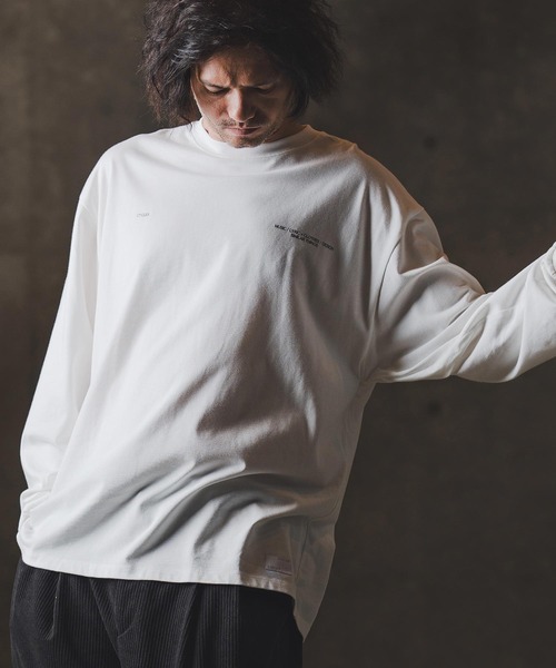 GLIMCLAP(グリムクラップ)の「mlt5302-Boxy silhouette long sleeve T-shirt-Minimal printed design- ロングスリーブTシャツ(Tシャツ/カットソー・メンズ・ホワイト/ブラック・S/M/L)」の11枚目の写真