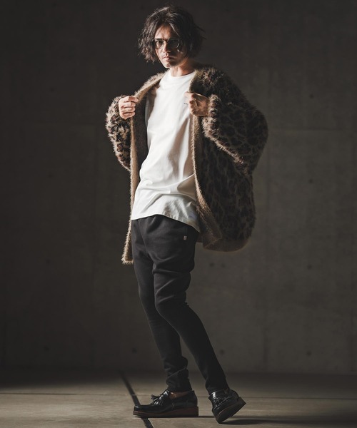 GLIMCLAP(グリムクラップ)の「mlt5302-Boxy silhouette long sleeve T-shirt-Minimal printed design- ロングスリーブTシャツ(Tシャツ/カットソー・メンズ・ホワイト/ブラック・S/M/L)」の19枚目の写真